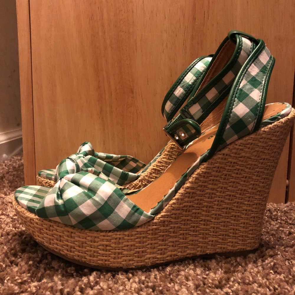 Classified Gingham Wedges